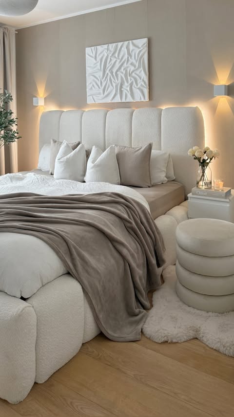 Instagram post by @interiorby.giulia for TheHues. Caption reads: [...] Linen Look Soft Custom Curtains from....