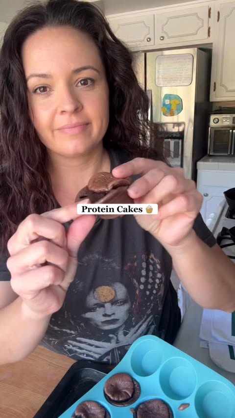 Instagram post by @itscourtneyluna for Equip Foods. Caption reads: [...] things Carnivore Diet 🫡 

3 scoops....