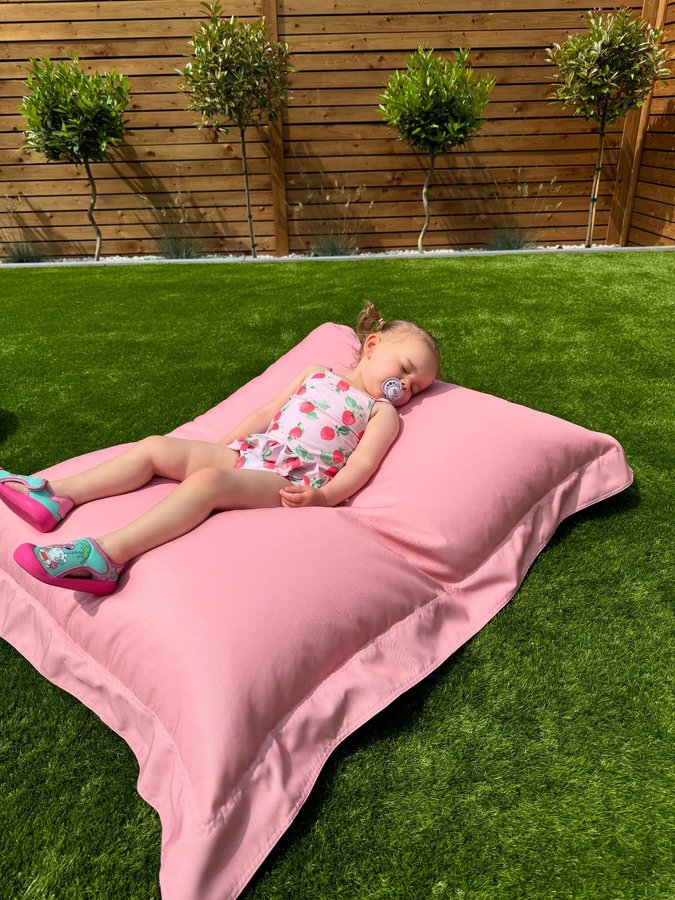 Instagram post by @sarahxhome for rucomfy beanbags. Caption reads: Weekend plans: this Of course Sienna needed her....