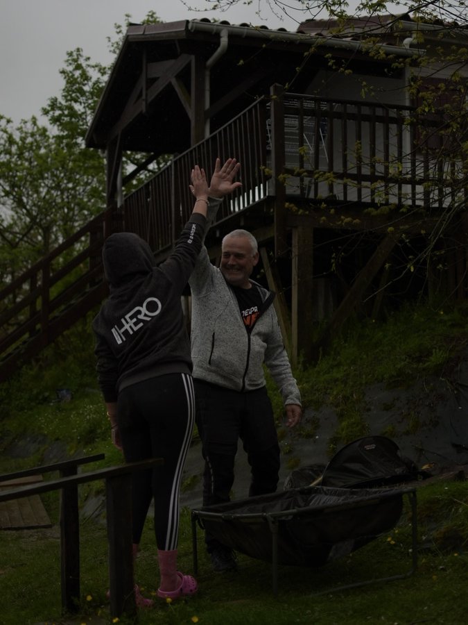 Instagram post by @carpfishingirl for Deepersonar. Caption reads: EQUIPO 🤜🏻🤛🏻 @buydeeper 

DESCUENTO AROHA10....