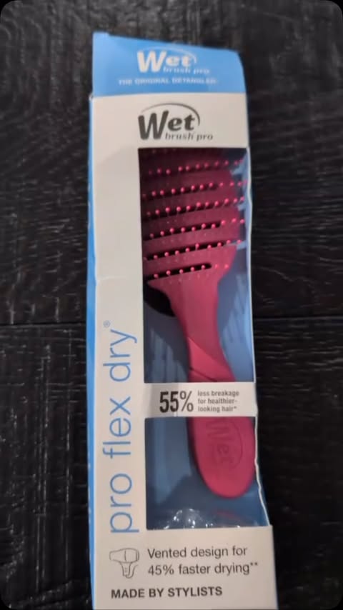 Instagram post by @homestories_123 for Wet Brush. Caption reads: [...] to reduce your blow dry time then this wet....