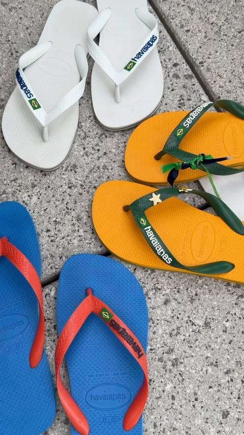 Instagram post by @bynicolevoz for Havaianas. Caption reads: [...] good company & the most comfy flops....