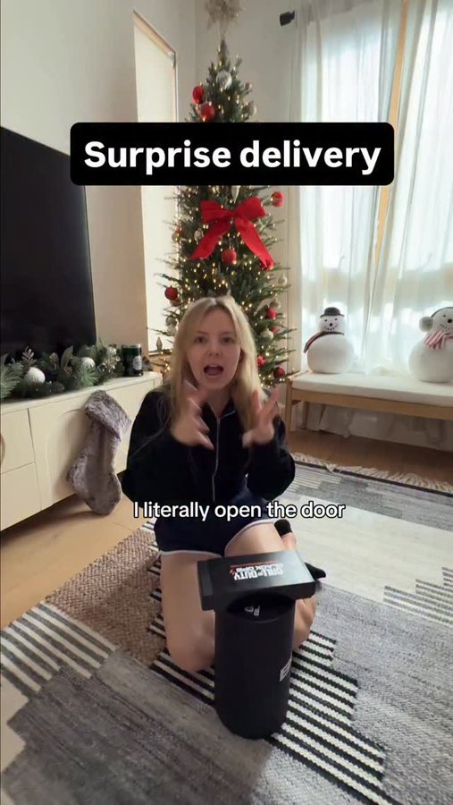 Instagram post by @thejessicakaylee for Call of Duty. Caption reads: This is so cool!!

Thank you @callofduty....