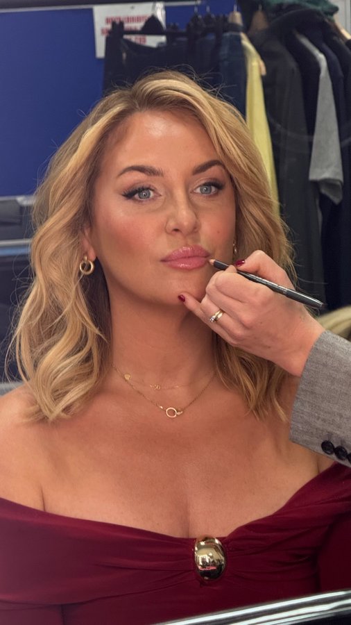 Instagram post by @krystalbell_mua for Spectrum Collections. Caption reads: I can’t cope 😮‍💨🔥😍🤯🫠 @josiegibson85 ladies....