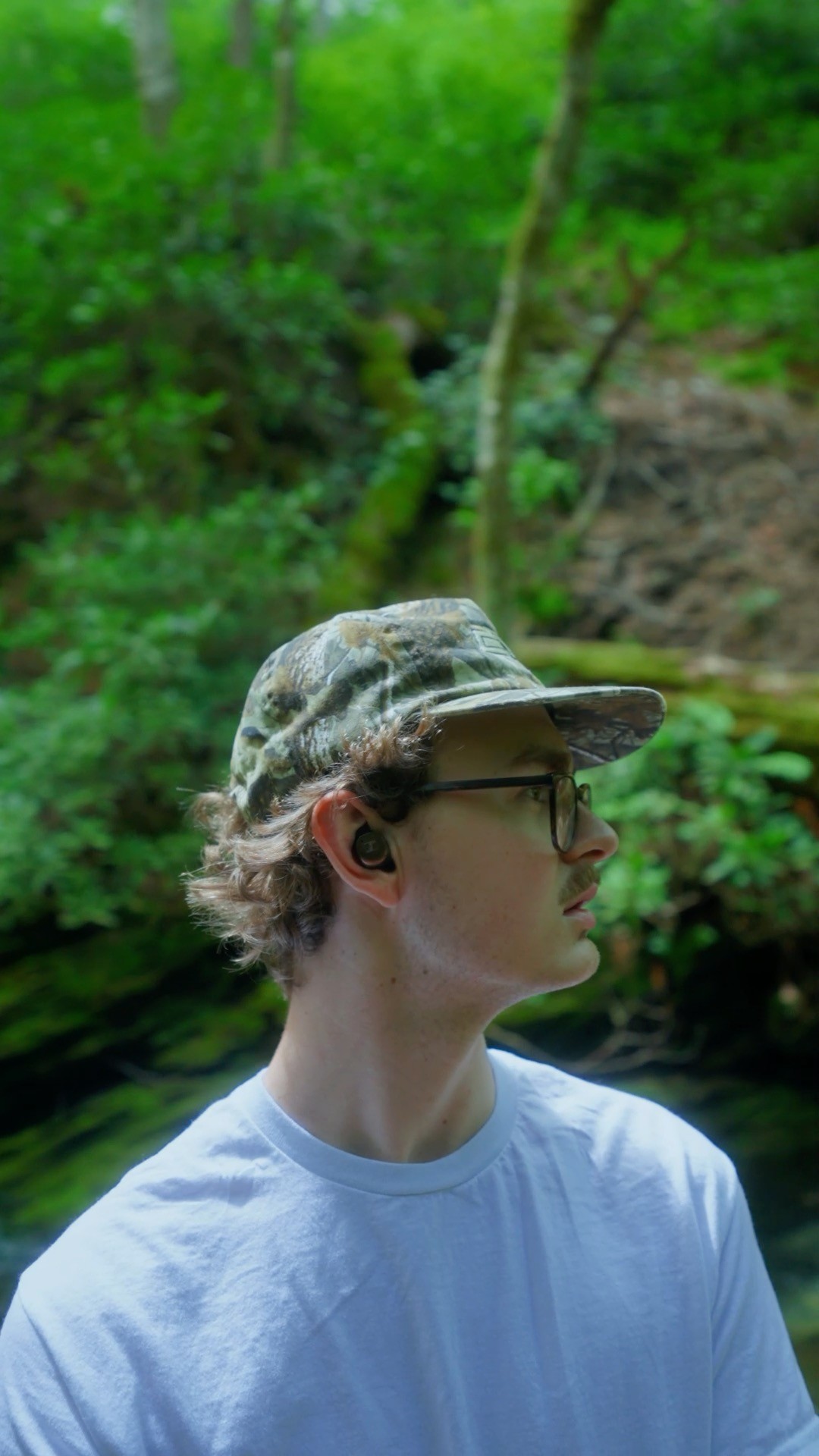 Instagram post by @maxwalz4k for Sennheiser. Caption reads: MOMENTUM True Wireless 4 keeps pace with your....