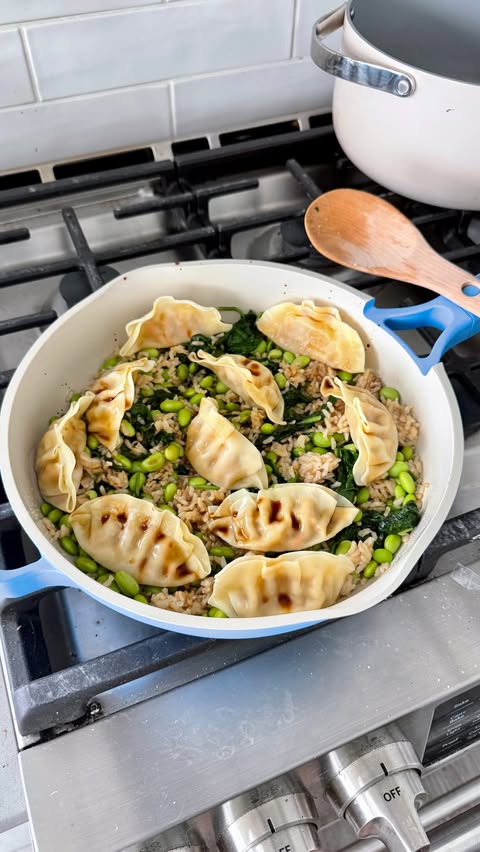 Instagram post by @healthyemmie for Hungryroot. Caption reads: [...] Plant-Based Recipes as a #HungryrootPartner....