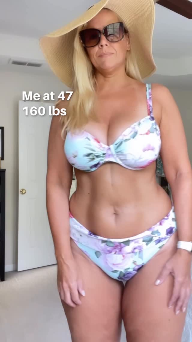 Instagram post by @sissi_the_german for Rihoas. Caption reads: #giftedbyRihoas 👙Bikini haul! Which one do you....