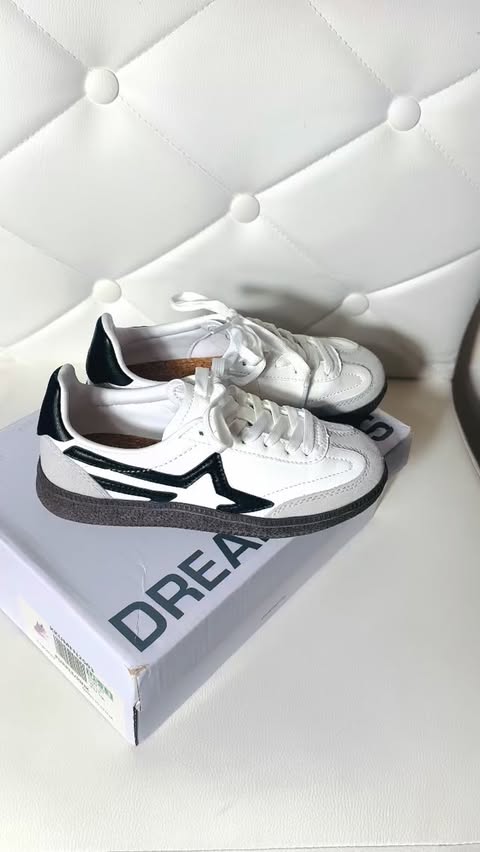 Instagram post by @cutebabiesviral for Dream Pairs. Caption reads: “Little feet, big adventures! 🏃‍♂️✨ Step into....