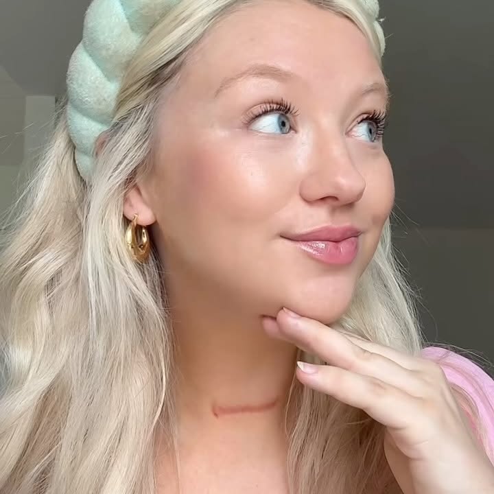 Instagram post by @sydneymichellebenson for MCoBeauty. Caption reads: Really been obsessed with makeup that leaves a....