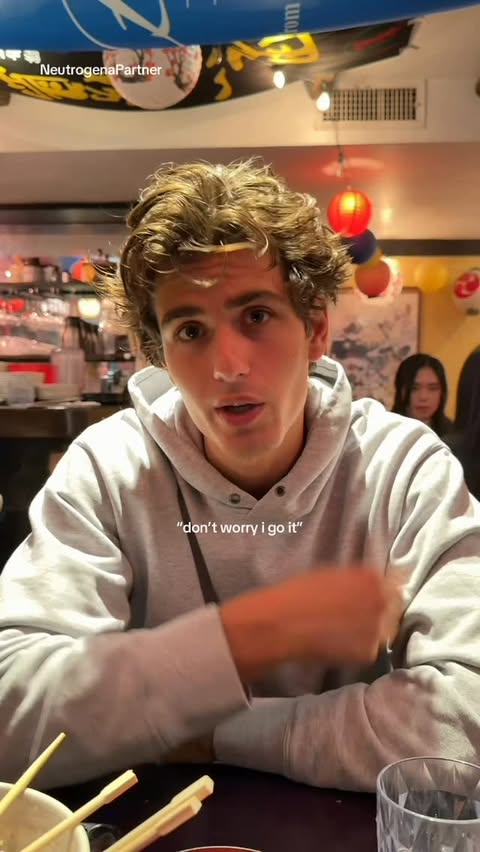 Instagram post by @yesly for Neutrogena. Caption reads: #neutrogenapartner only carry my @neutrogena hydro....