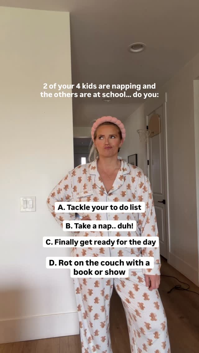 Instagram post by @brookescheurn for Aerie. Caption reads: Be honest 😏

#momsofig #relatable #4under5....