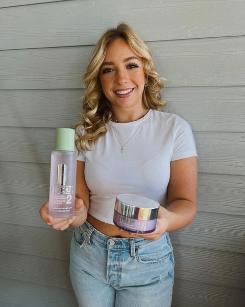 Instagram post by @carolineferris__ for College Fashionista. Caption reads: #ad #CliniqueOnCampus taking the day off with....