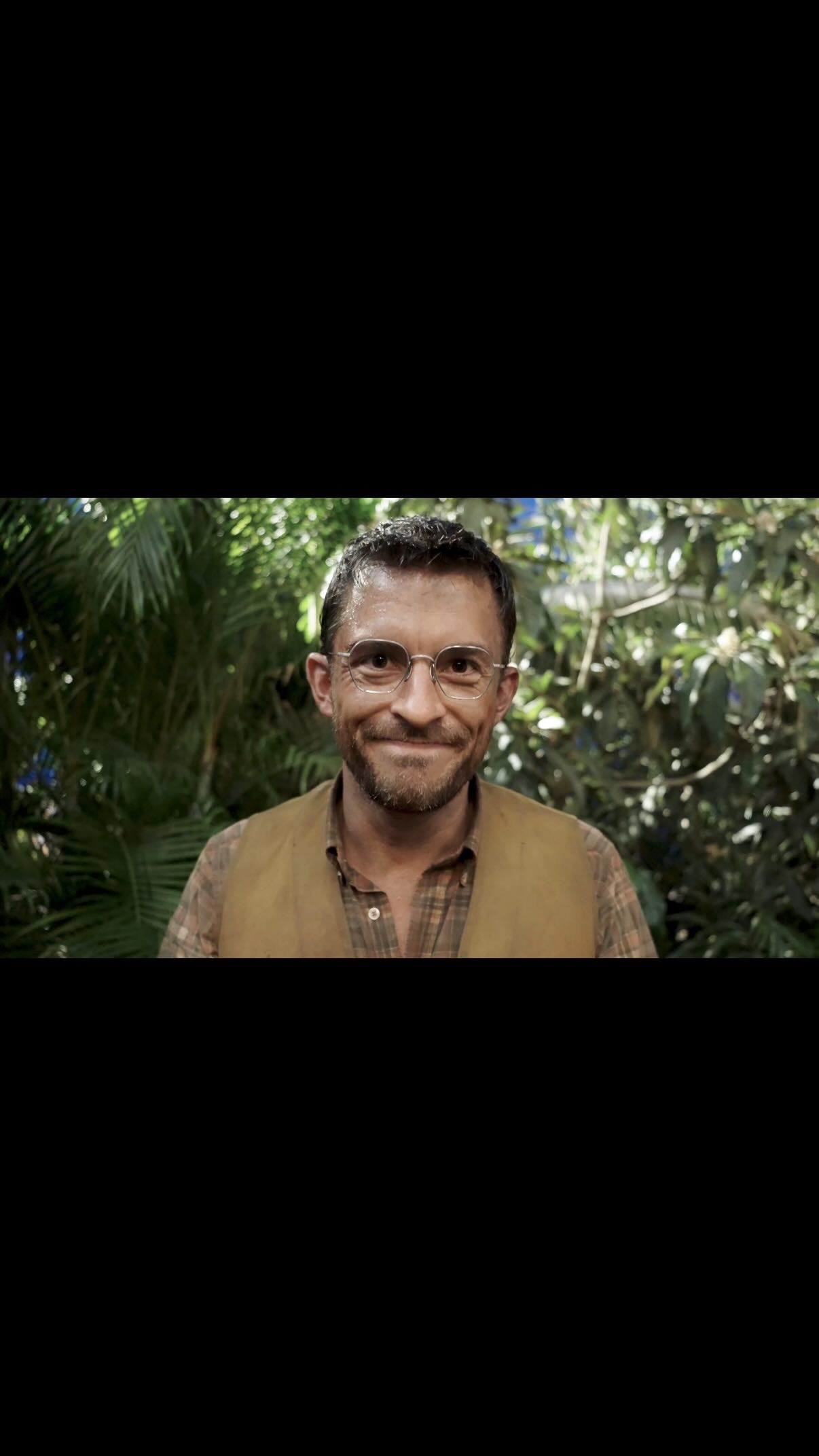 Instagram post by @jbaileydaily for JustGiving. Caption reads: 🎬 Straight from the Jurassic World set…

🗣️ “I....