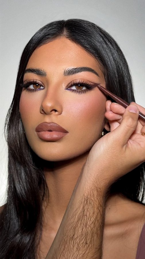 Instagram post by @mrdanielmakeup for Clinique Italia. Caption reads: [...] accents.
The NEW!! @cliniqueitalia High....