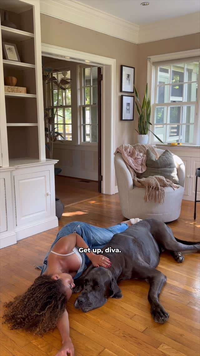 Instagram post by @theunlikelycountrywoman for Who Gives A Crap. Caption reads: Sunday restock with @whogivesacraptp....