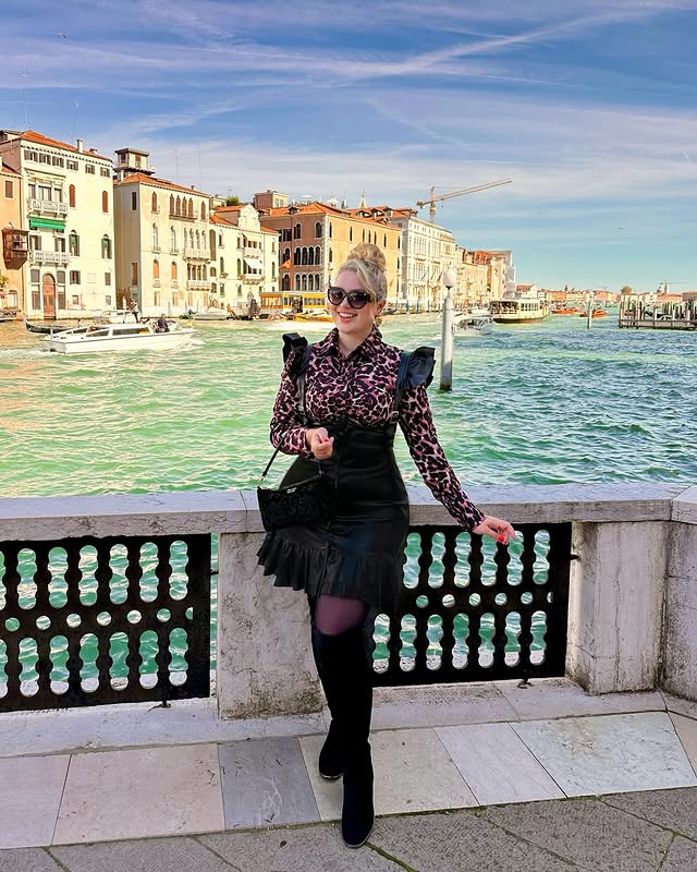 Instagram post by @ilkealkan for Karen Millen. Caption reads: @guggenheim_venice #reklam.