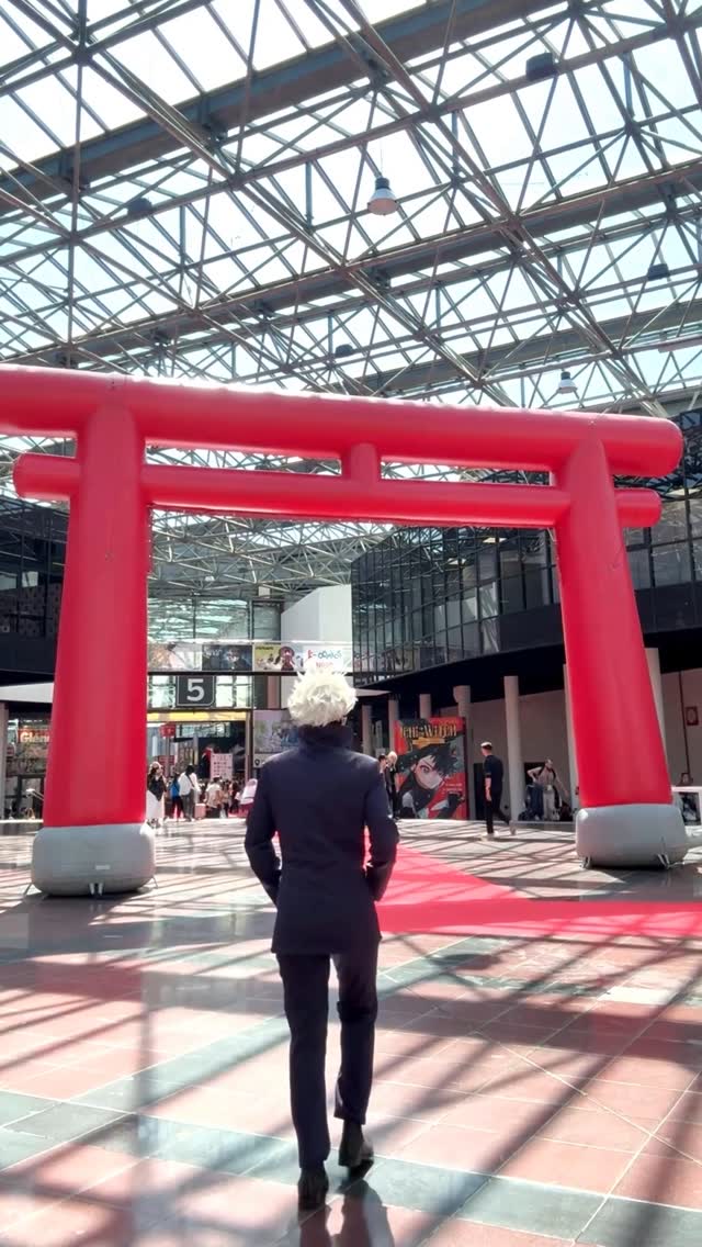 Instagram post by @reaver_cosplay for Mercari. Caption reads: Une petite mission spéciale à Japan Expo avec....