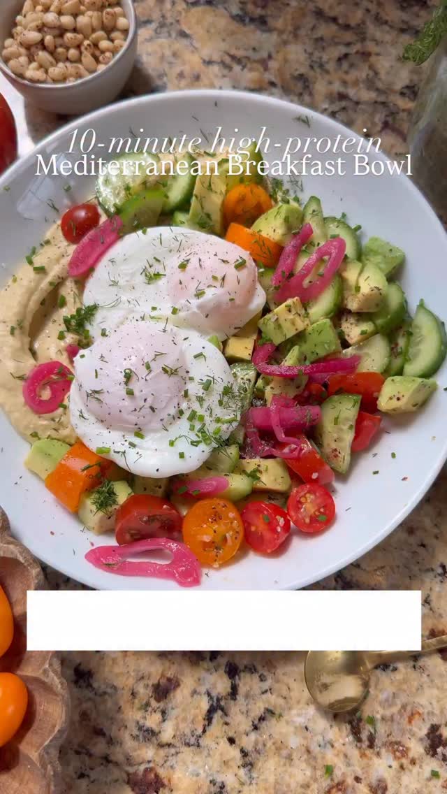 Instagram post by @what_mollymade for Happy Egg. Caption reads: Comment ‘happy’ to get this recipe + 12 more....