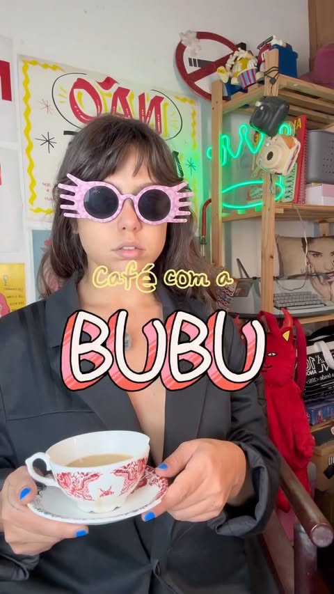 Instagram post by @bruna16 for Apple TV. Caption reads: Pluribus está disponível da @appletv.