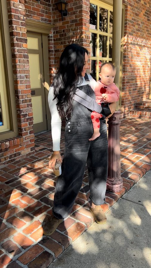 Instagram post by @_brontevictoria for Boppy Italia. Caption reads: @boppycompany has been supporting moms for more....