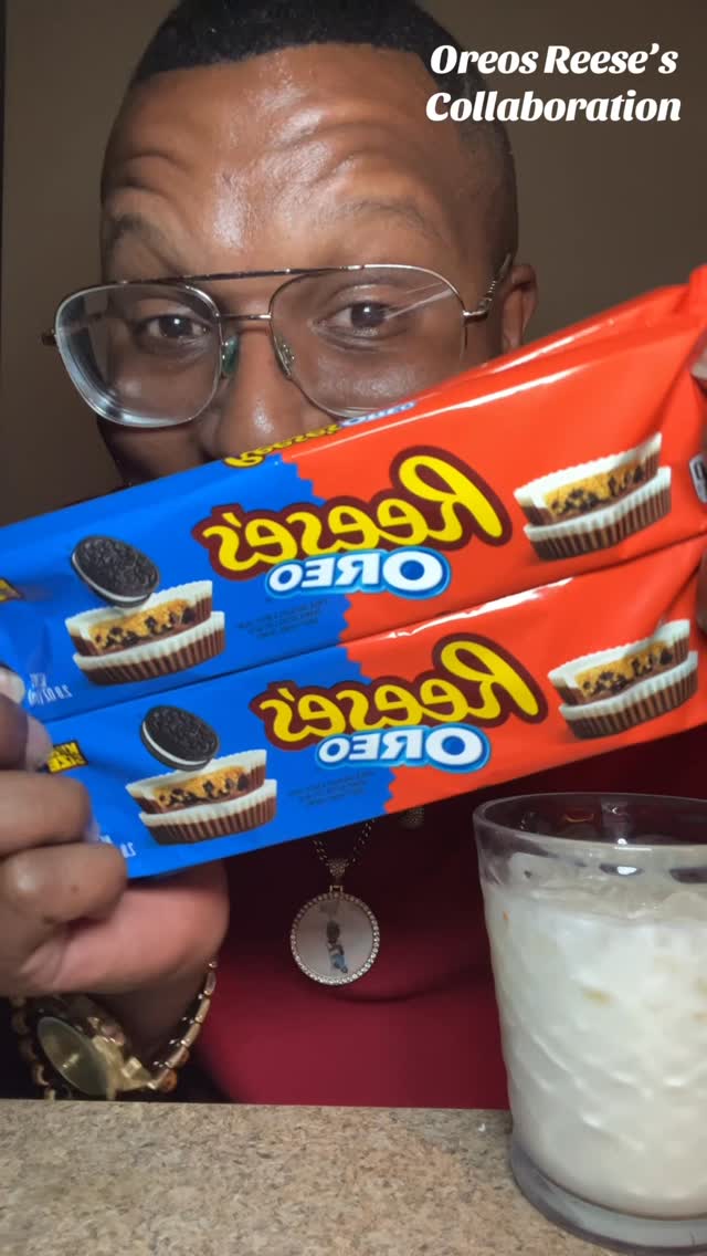 Instagram post by @thatc0mpt0nf00die for Oreo. Caption reads: New @oreo and @reeses Collaboration 🔥🔥

#oreo....