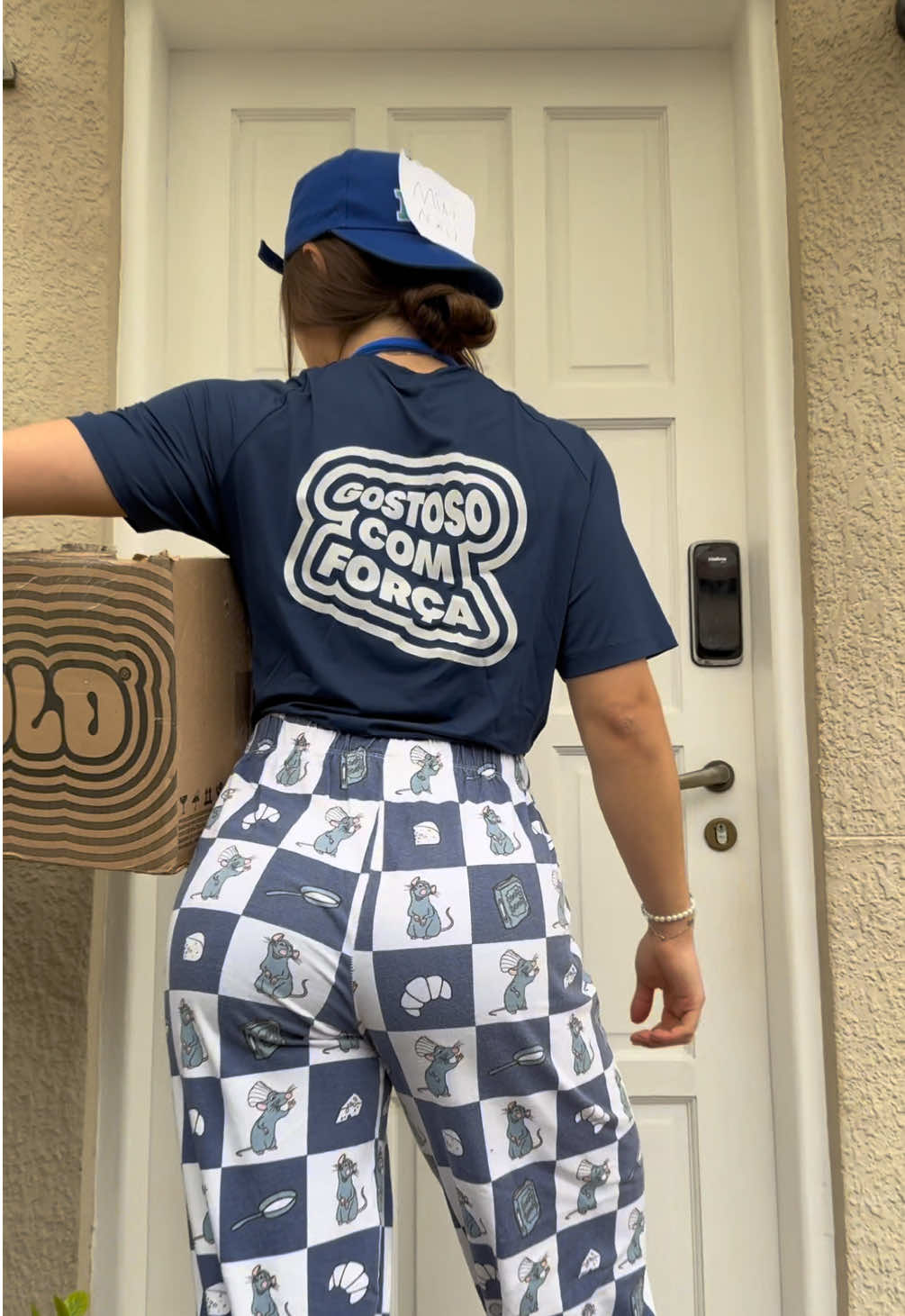 TikTok post by @minimenofc for BOLD SNACKS. Caption reads: oi, @BOLD SNACKS.  🏷️RAFA 10% OFF + FRETE GRÁTIS .