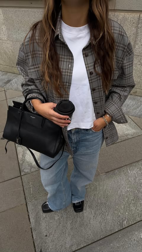 Instagram post by @melanielaurah for essie. Caption reads: [...] emergency? Your sign to always keep the....