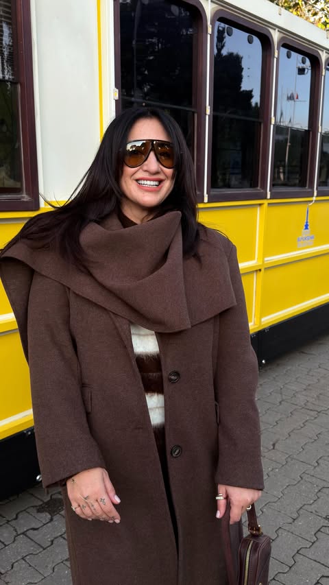 Instagram post by @ezgigorucuoglu for Koton. Caption reads: Kat kat iyi hisset 🤎
@koton kaban....