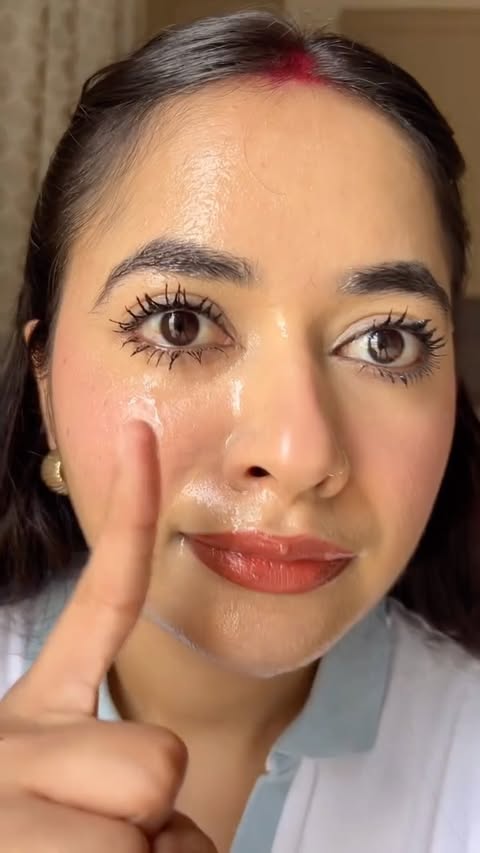 Instagram post by @makeuphonbi283 for FASHION COLOUR. Caption reads: [...] for upper and lower lashes from....