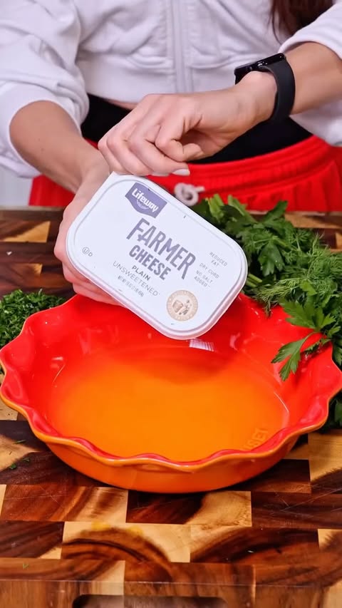 Instagram post by @alina_prokuda for Lifeway Foods. Caption reads: These easy @lifewaykefir , protein-packed pockets....