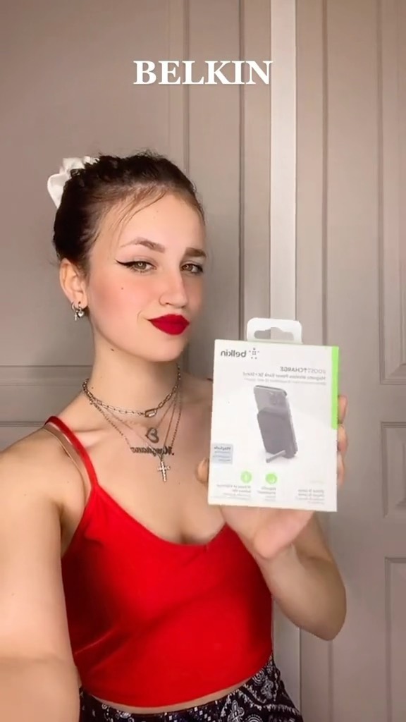 Instagram post by @morghane for Belkin. Caption reads: 📱B E L K I N📱
-
Adoptez dès maintenant votre....