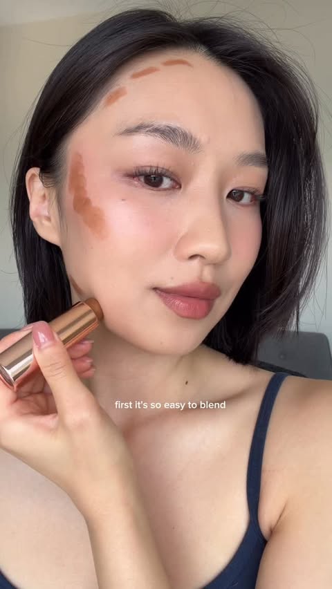 Instagram post by @1mon16 for L'Oréal Paris. Caption reads: 3 things I always look for in a bronzer 🤎....