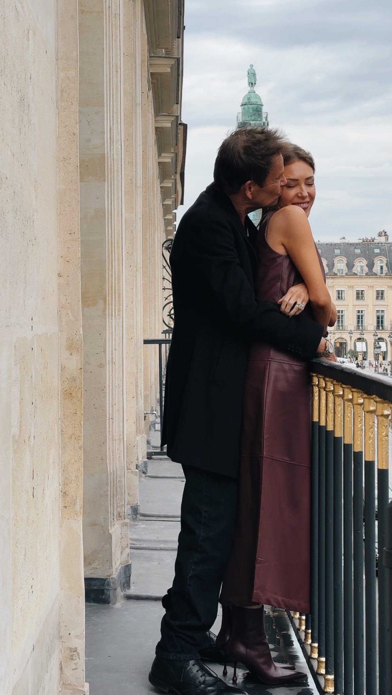 Instagram post by @lornaluxe for Elizabeth Arden. Caption reads: [...] my love 🇫🇷

ADmention: using the....