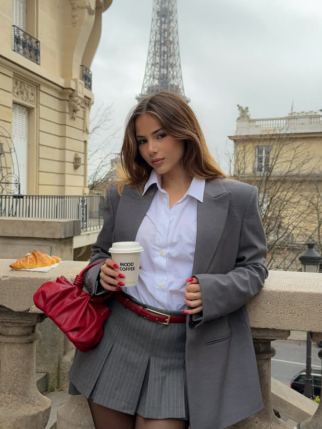 Instagram post by @rromane.b for Jonak. Caption reads: oui oui baguette.