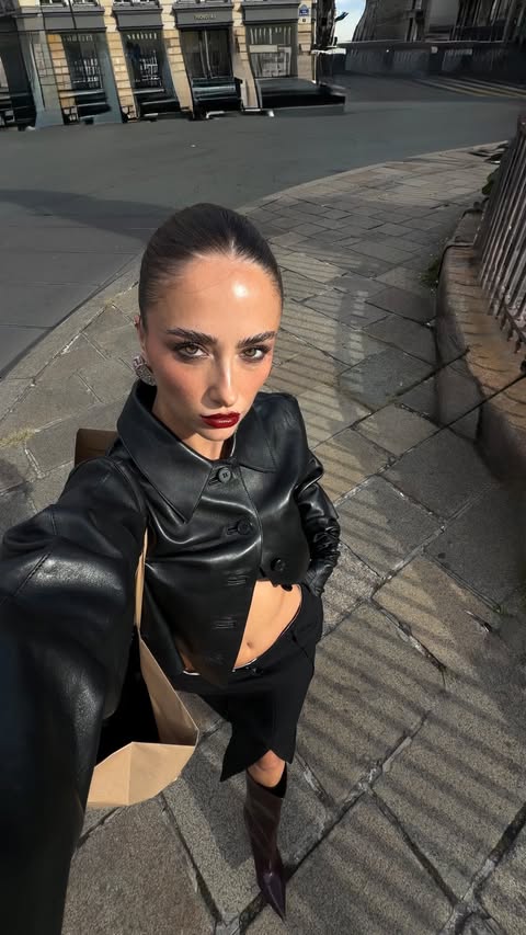 Instagram post by @elsa.ctr for H&M Beauty. Caption reads: [...] Fashion Week in the streets of....