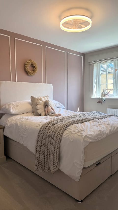 Instagram post by @rachelsyorkshirelife for Sonno Beds. Caption reads: [...] up! What do you think? Thank you....