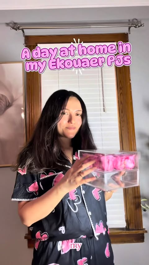 Instagram post by @buseintheusa for Ekouaer. Caption reads: [...] got better 🤍
I’ve been living in these....