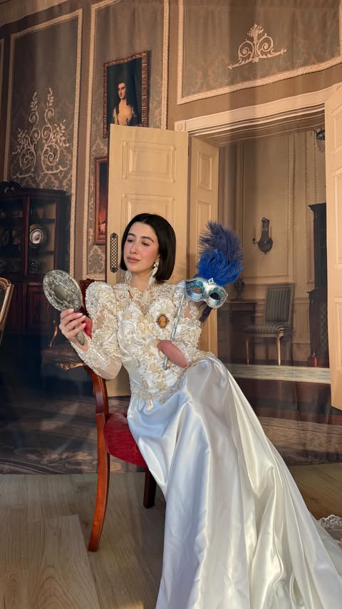 Instagram post by @aprillockhart for Facebook. Caption reads: [...] outfit for the Queen’s ball from @facebook....