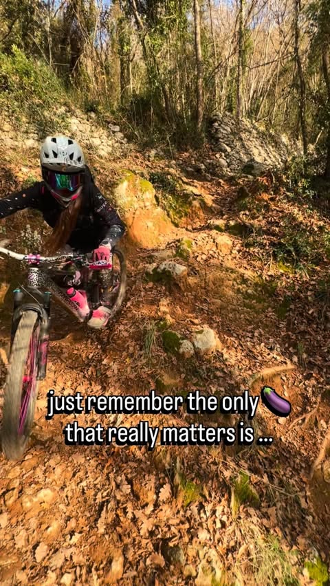 Instagram post by @xtinacroft for Muc-Off. Caption reads: [...] … your HAPPINESS 

RIDE or DIE🤘🏼with....