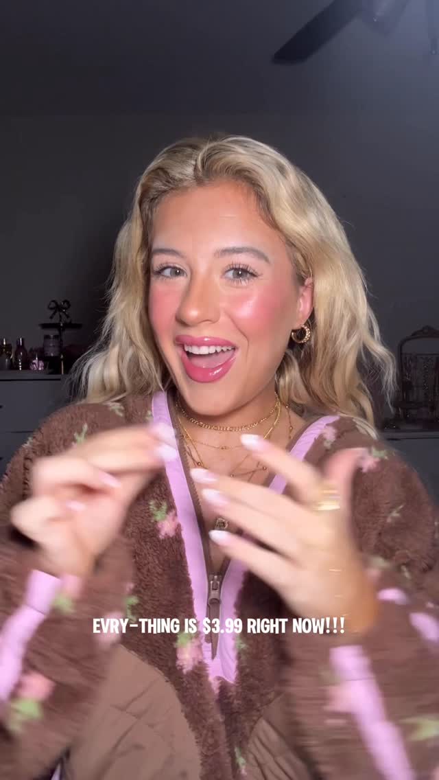 Instagram post by @bella_woodard for EVRY JEWELS. Caption reads: the best sale of the year from @evryjewels don’t....