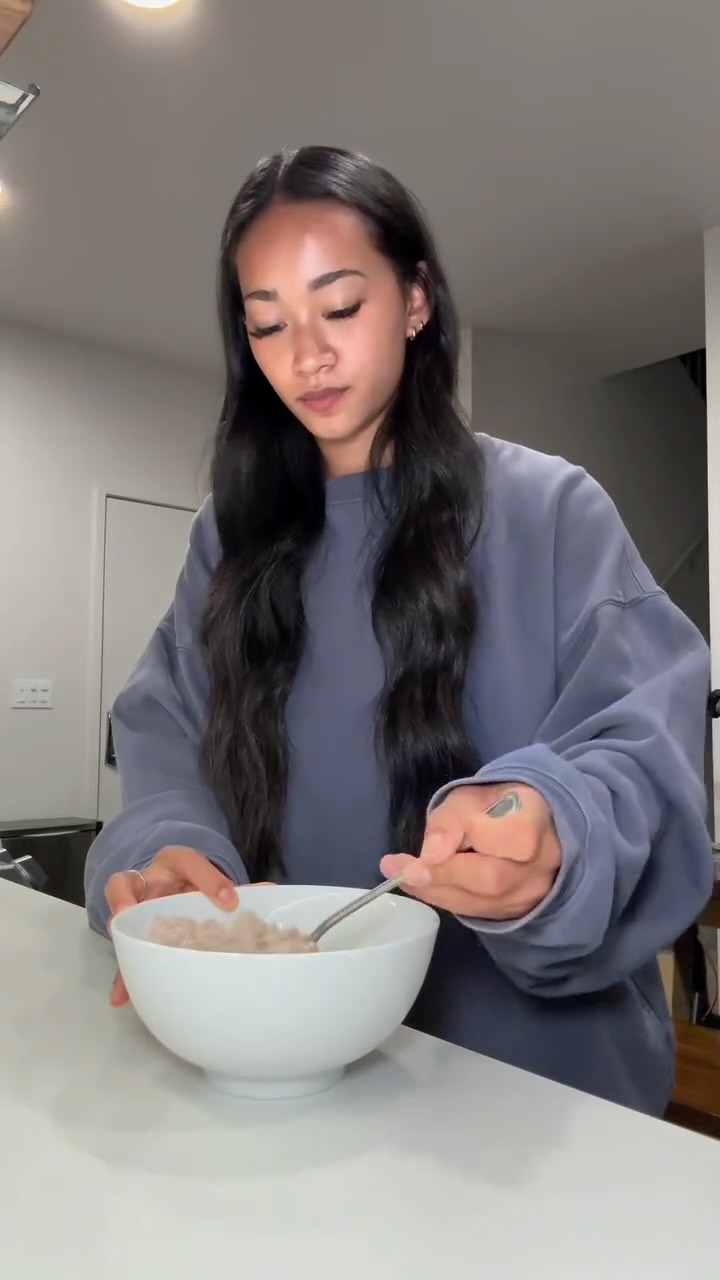 Instagram post by @oliviajewelfit for Lakanto. Caption reads: [...] any liquid until desired consistency -....