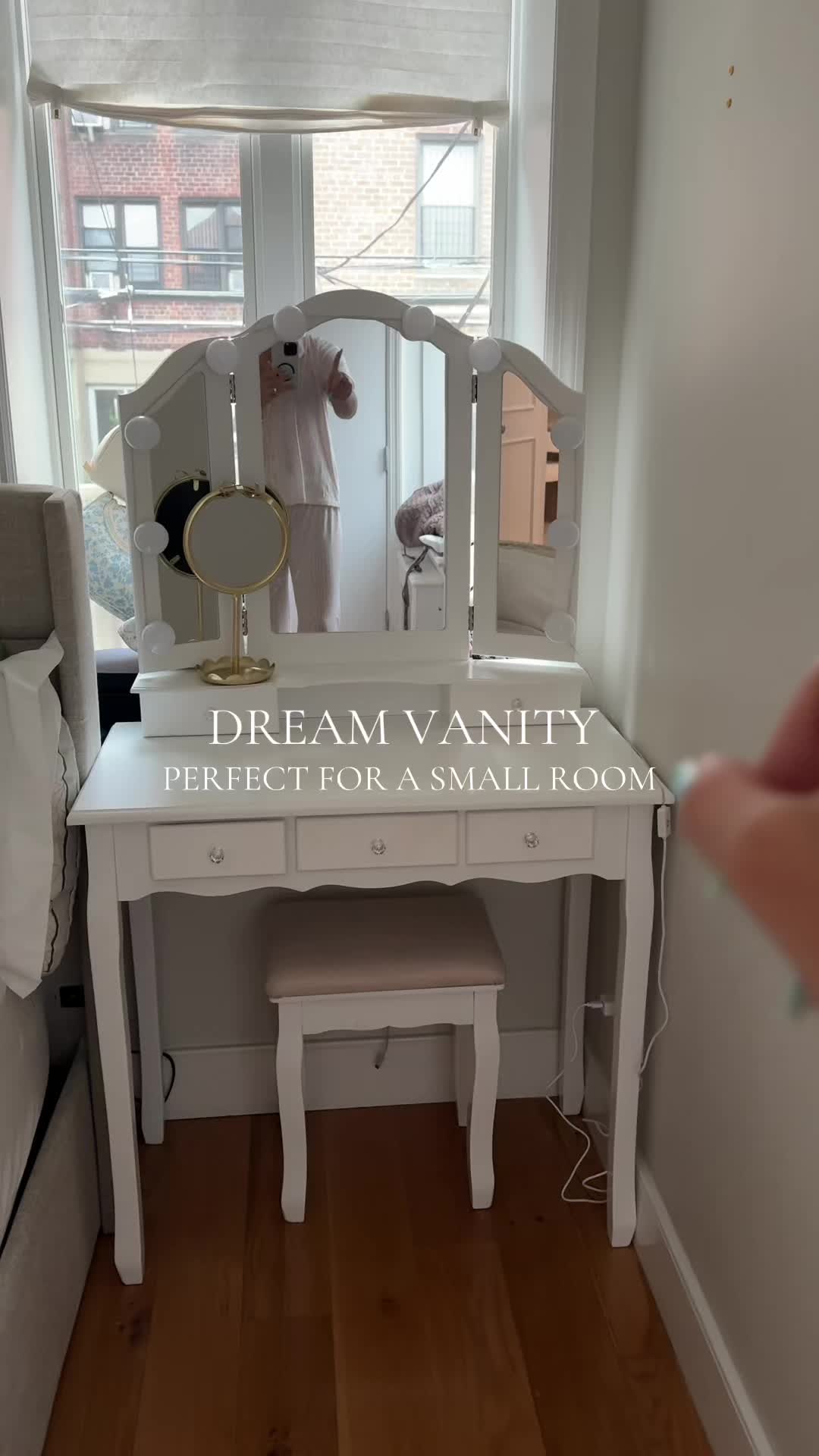 TikTok post by @estihana_ for Sikaic. Caption reads: [...] take up all the space in your room @Sikaic....