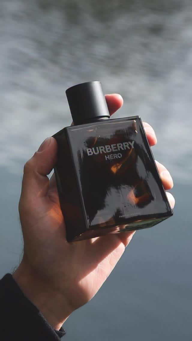 Instagram post by @gabriel_gontijo for Burberry. Caption reads: No Dia dos Pais, penso nos exemplos que ficam —....