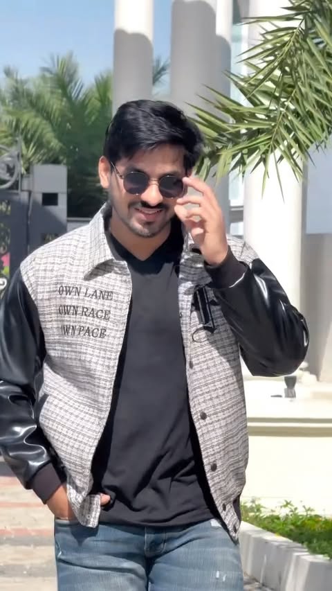 Instagram post by @moinmonu3 for Fugazee. Caption reads: Comment “fugazee” for jacket link 👇
Fugazee’s....