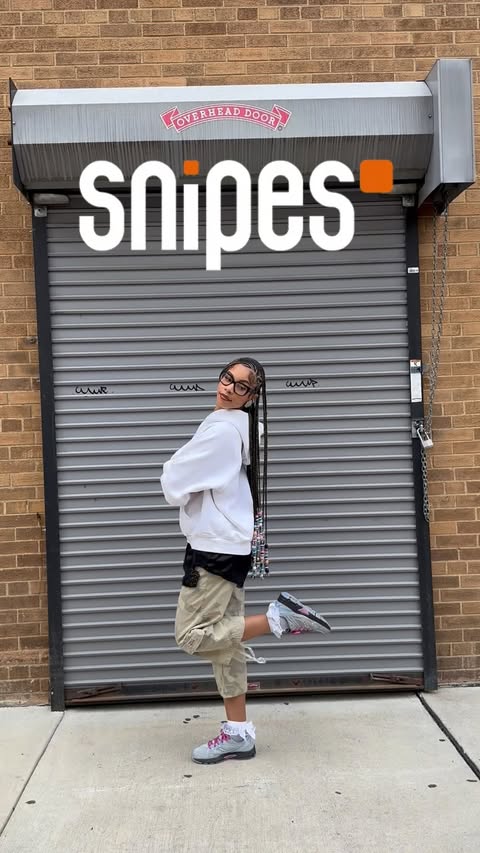 Instagram post by @raeskeez for Snipes USA. Caption reads: Staying fresh all school year with @snipes_usa....