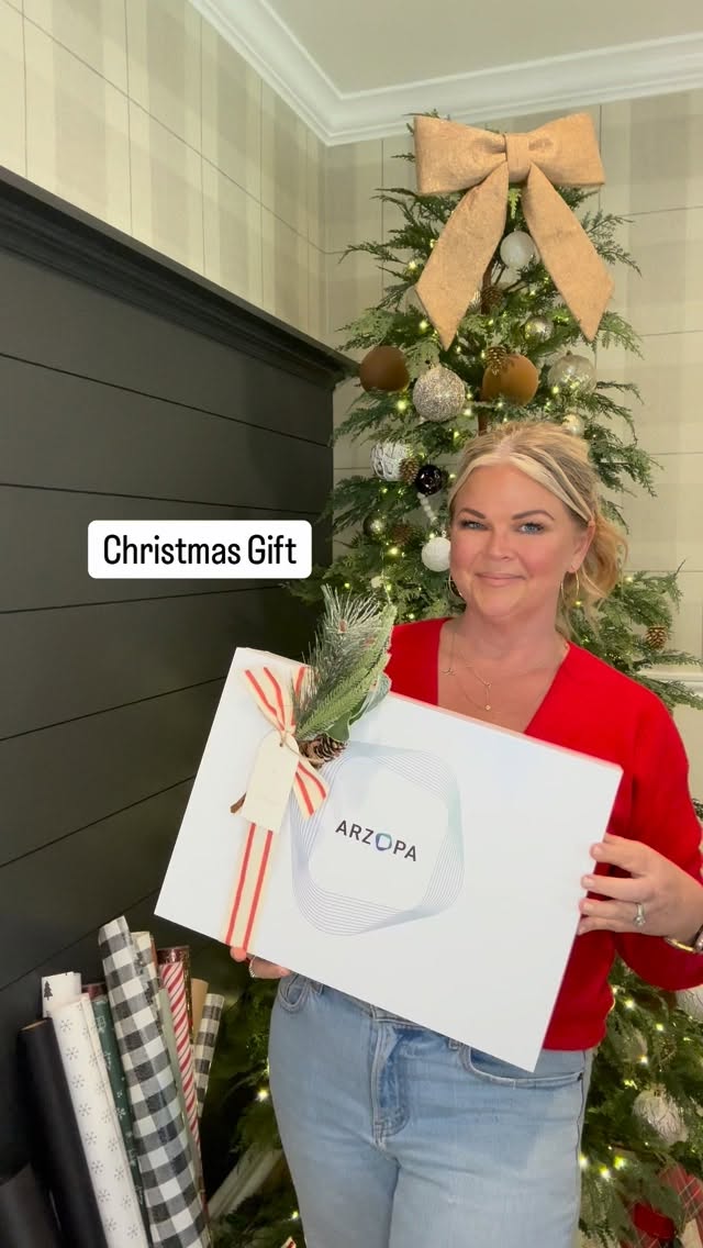 Instagram post by @thegiftstagram for ARZOPA. Caption reads: Looking for a meaningful Christmas gift? 🎁
The....