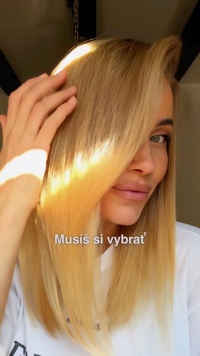 Instagram post by @kdebolotambolo for Hairburst. Caption reads: Akcia 1+1 ZDARMA ❗️❗️❗️ nenechaj si to ujst ♥️....