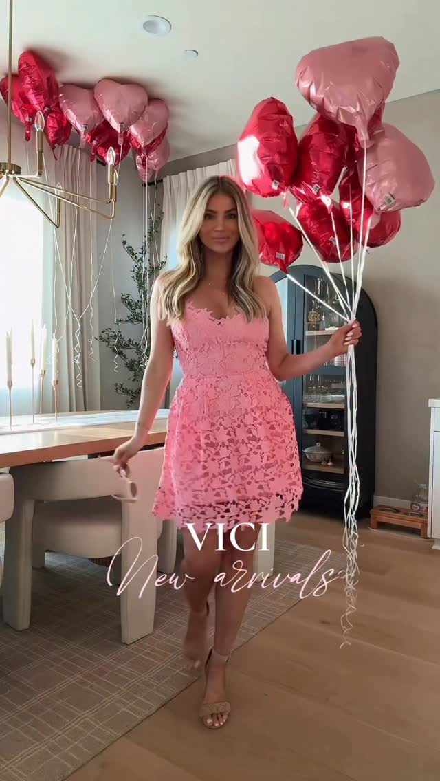 Instagram post by @amberlancaster for VICI COLLECTION. Caption reads: Comment ‘SPRING’ and I’ll send you links + 40%....