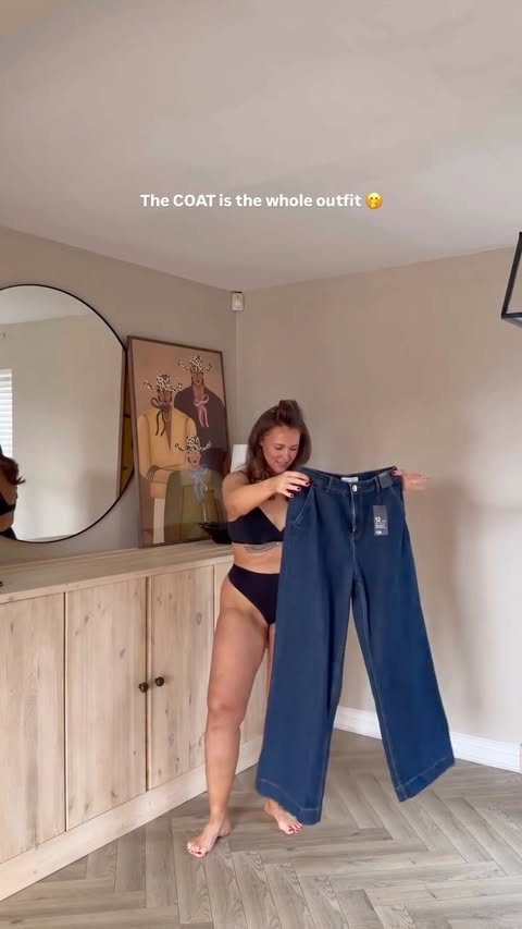 Instagram post by an influencer for Primark. Caption reads: [...] COMFY GLAM ALWAYS 🤭😂🪩🕺🏽 @primark just....