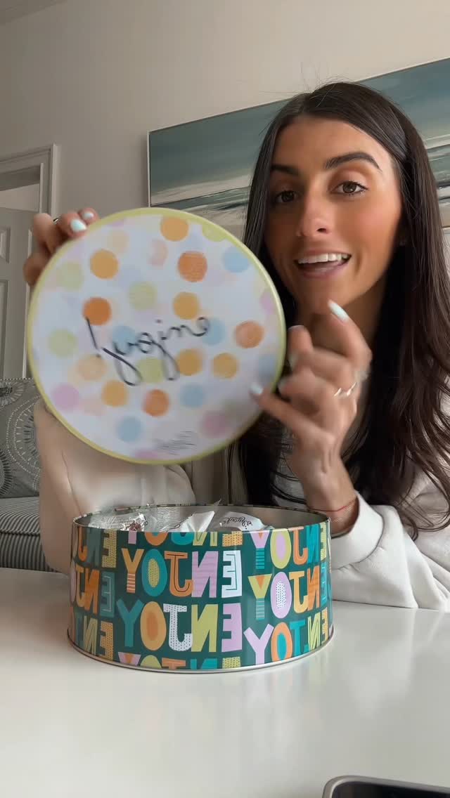 Instagram post by @thehungryfork_ for Harry & David. Caption reads: Everything I picked up from @harryanddavid new....